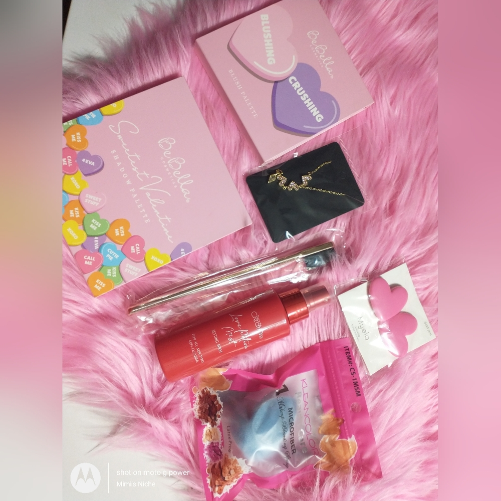 Makeup and accessory bundle